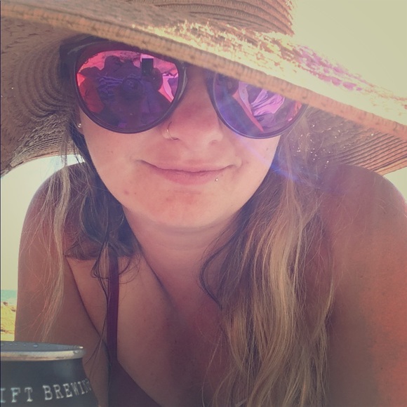 Meet your Posher, Krysta - Picture 1 of 1